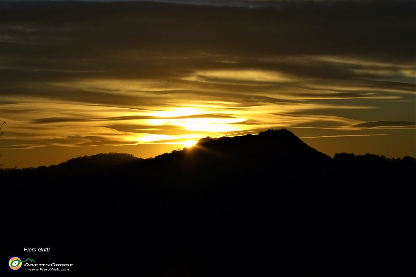 54 Tramonto sul Castel Regina.JPG